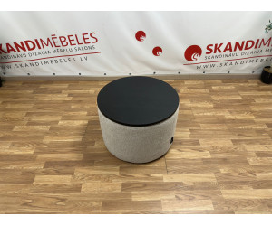 Kafijas galdiņa un pufa komplekts II (Ekspozīcija) Kafijas galdiņa un pufa komplekts II (Ekspozīcija)